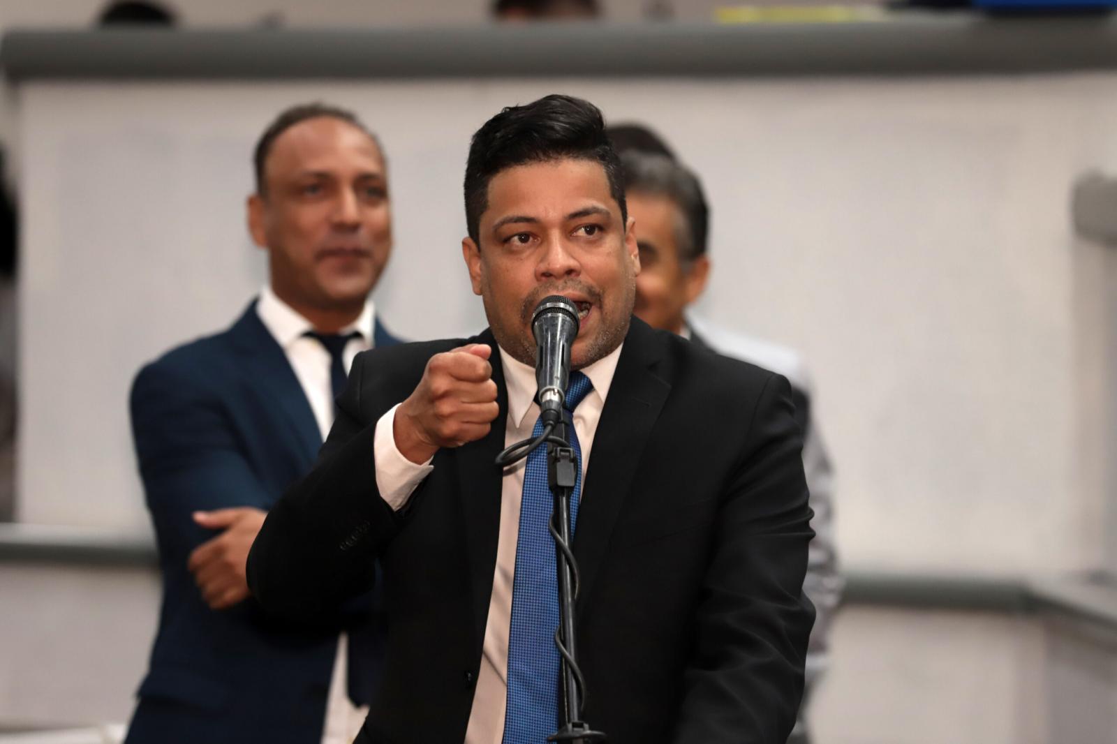 Professor Riverton destina R$ 150 mil em emendas parlamentares a entidades de assistência às crianças e jovens.