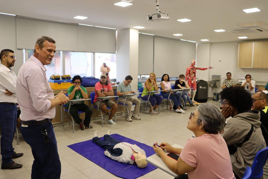 Funtrab, SED e Senac realizam cursos de primeiros socorros para profissionais da rede pública de ensino. Funtrab, SED e Senac realizam cursos de primeiros socorros para profissionais da rede pública de ensino.