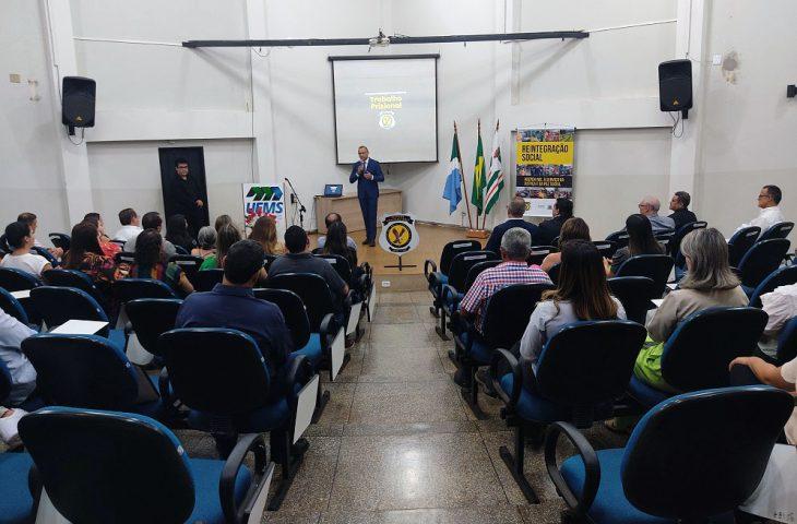 Agepen promove encontro sobre trabalho prisional visando ampliar parcerias e conscientizar sociedade. Agepen promove encontro sobre trabalho prisional visando ampliar parcerias e conscientizar sociedade.