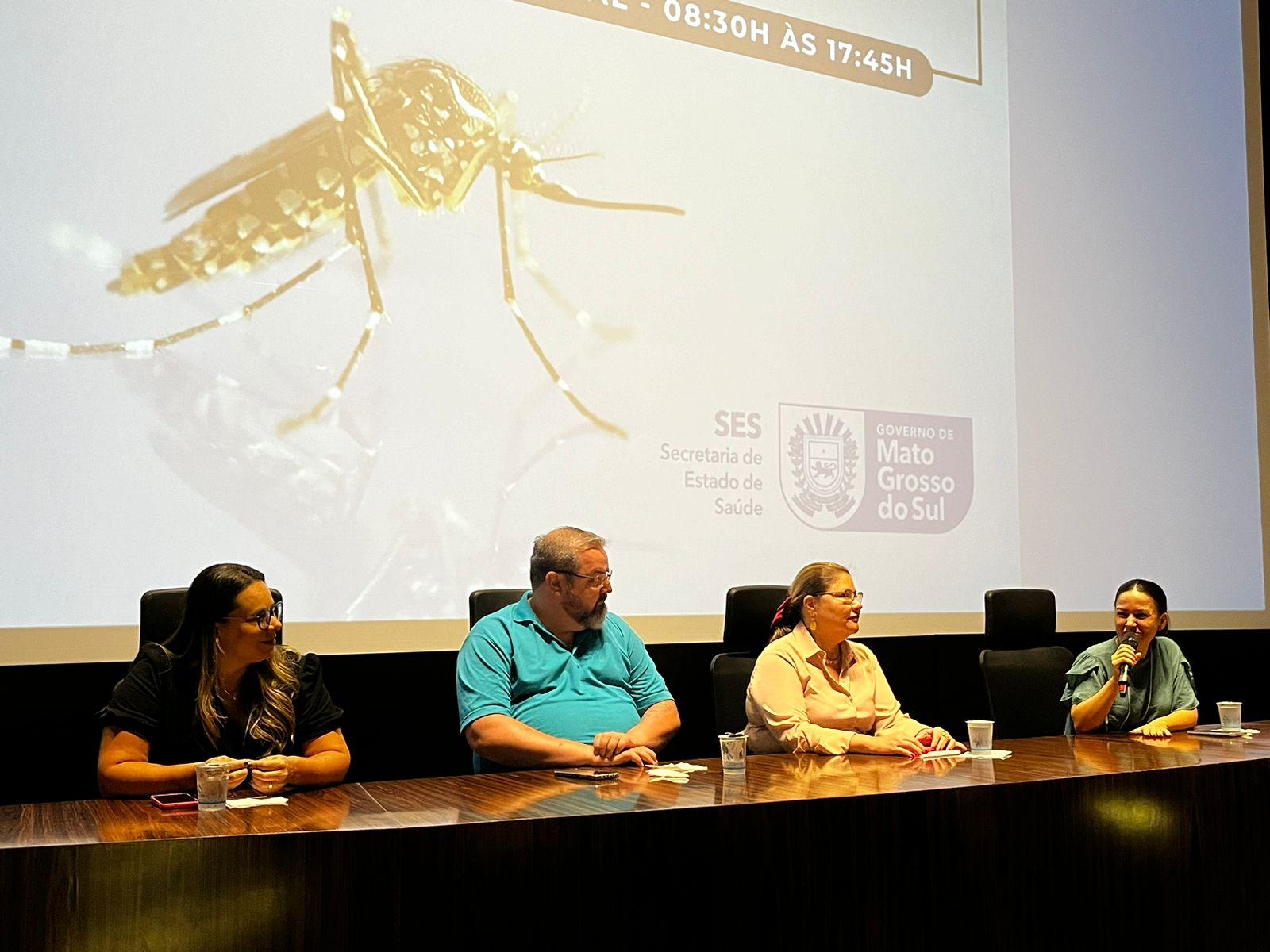 Autoridades em saúde pública discutem avanços no trabalho contra dengue e demais arboviroses. Autoridades em saúde pública discutem avanços no trabalho contra dengue e demais arboviroses.