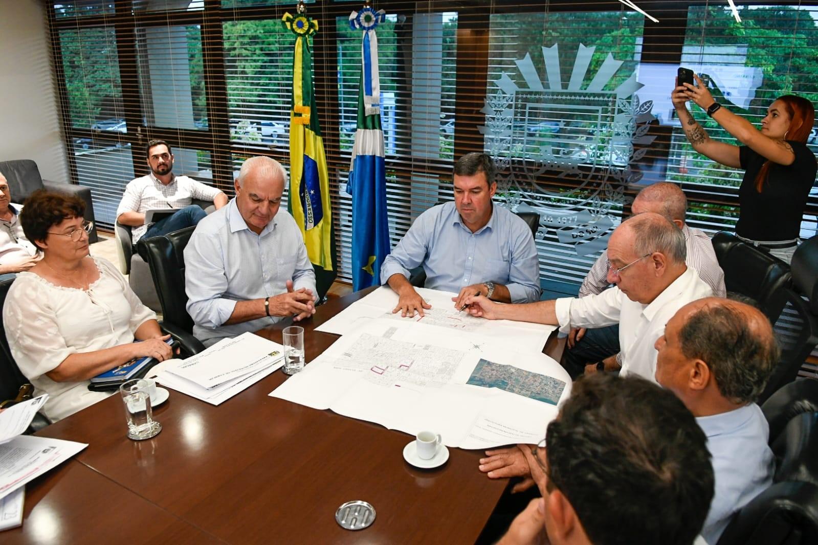 Caracol vai ganhar novos investimentos em drenagem, asfalto e recapeamento de vias urbanas. Caracol vai ganhar novos investimentos em drenagem, asfalto e recapeamento de vias urbanas.