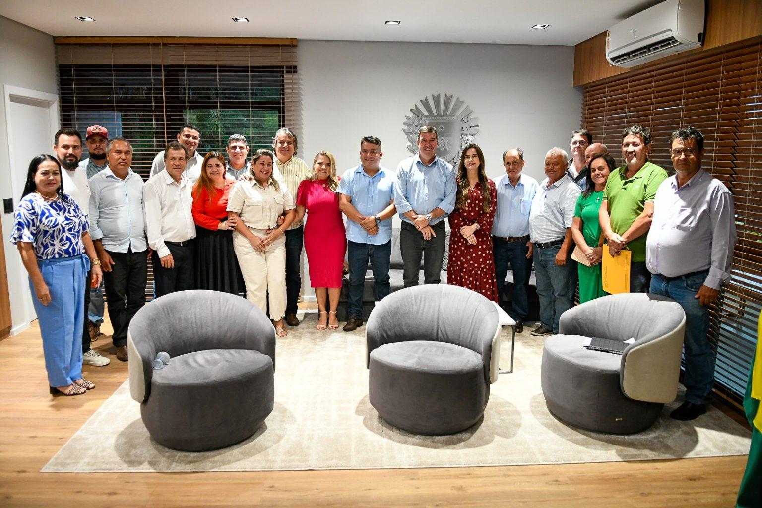 Santa Rita do Pardo terá R$ 12 milhões do Governo de MS para iluminação, recapeamento e assistência social. Santa Rita do Pardo terá R$ 12 milhões do Governo de MS para iluminação, recapeamento e assistência social.