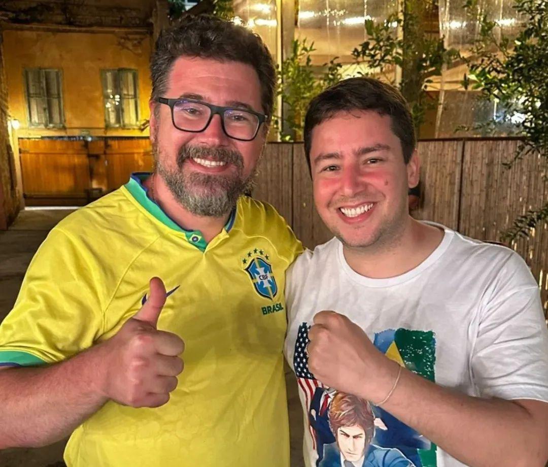 Após atropelo, João Henrique Catan tenta aproximação com o Deputado Marcos Pollon,  para ser escolhido na Capital. Após atropelo, João Henrique Catan tenta aproximação com o Deputado Marcos Pollon,  para ser escolhido na Capital.