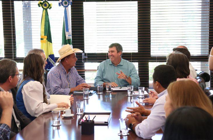 Governo vai promover obras de pavimentação em rodovias e nos bairros de Três Lagoas. Governo vai promover obras de pavimentação em rodovias e nos bairros de Três Lagoas.