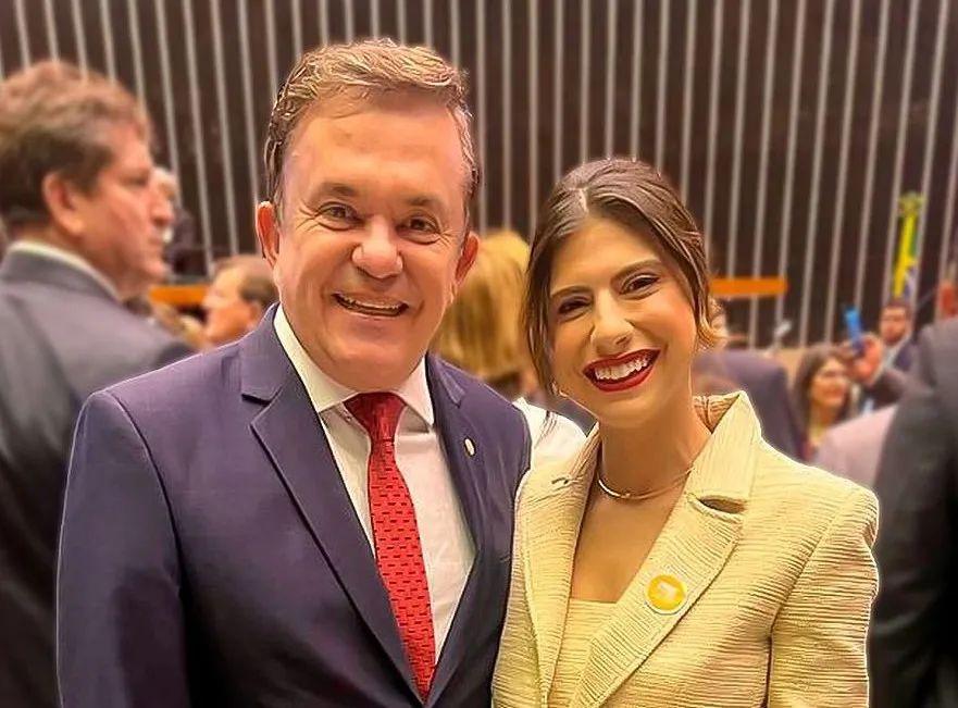 O partido do PT tenta fortalecer Camila e Vander reforça dúvida em candidatura. O partido do PT tenta fortalecer Camila e Vander reforça dúvida em candidatura.