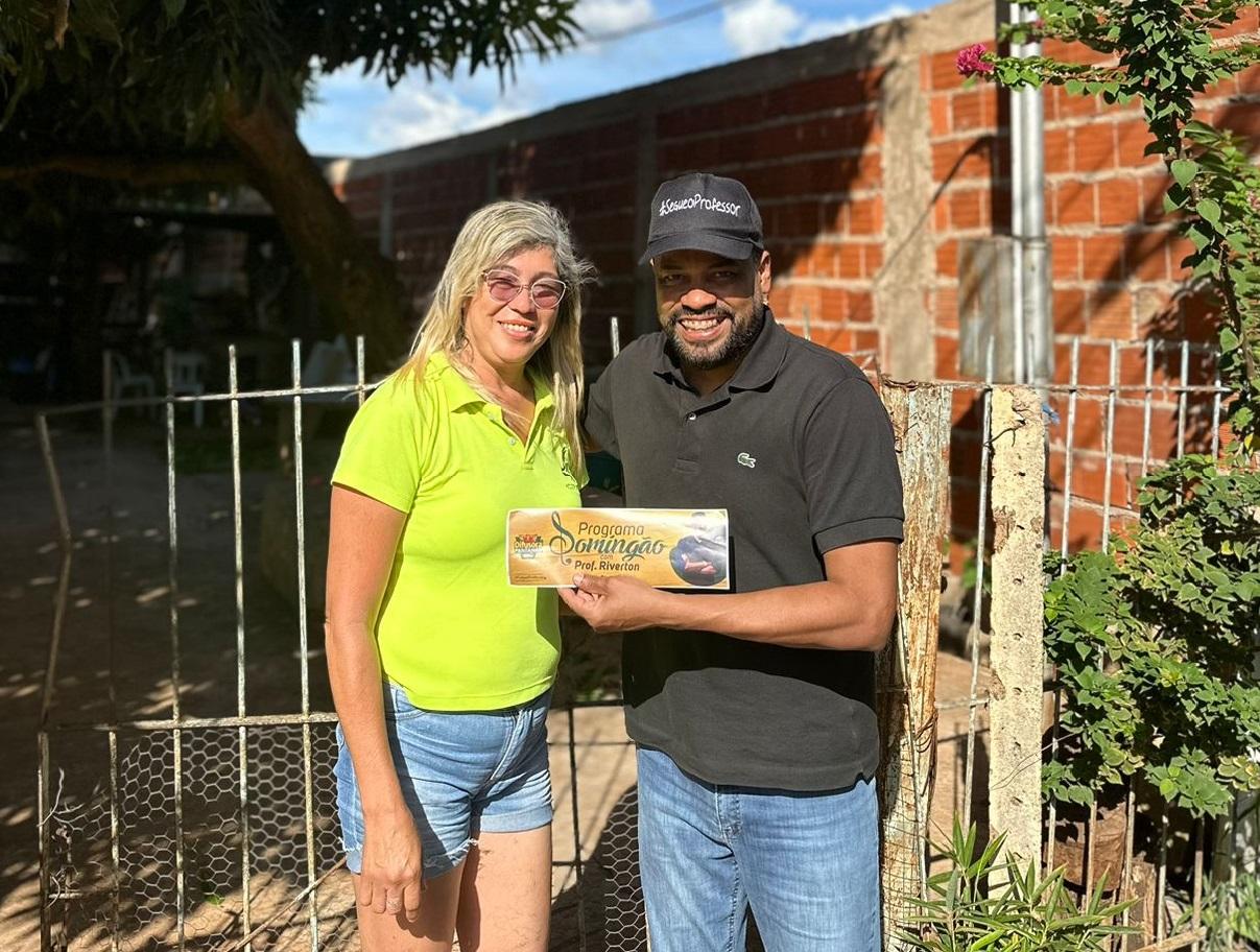 “O Professor Riverton é um ser humano do bem, gente da gente”, relata moradora do Jardim Itatiaia sobre presença do vereador no bairro.