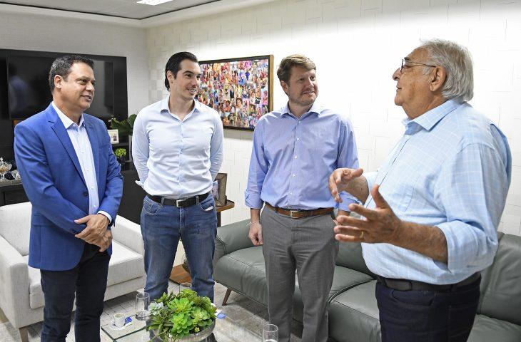 Para ampliar diálogo e parcerias, secretários visitam presidente do TCE-MS. Para ampliar diálogo e parcerias, secretários visitam presidente do TCE-MS.