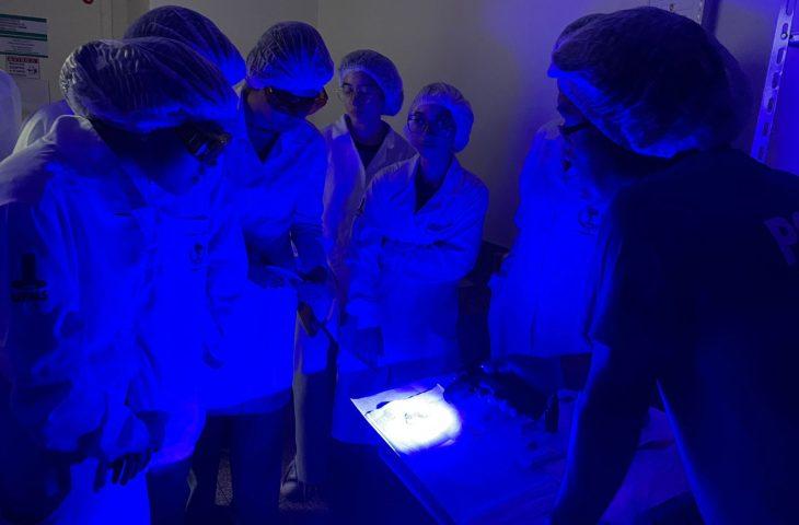 Parceria entre Polícia Científica de MS e UFMS impulsiona pesquisa em química forense. Parceria entre Polícia Científica de MS e UFMS impulsiona pesquisa em química forense.