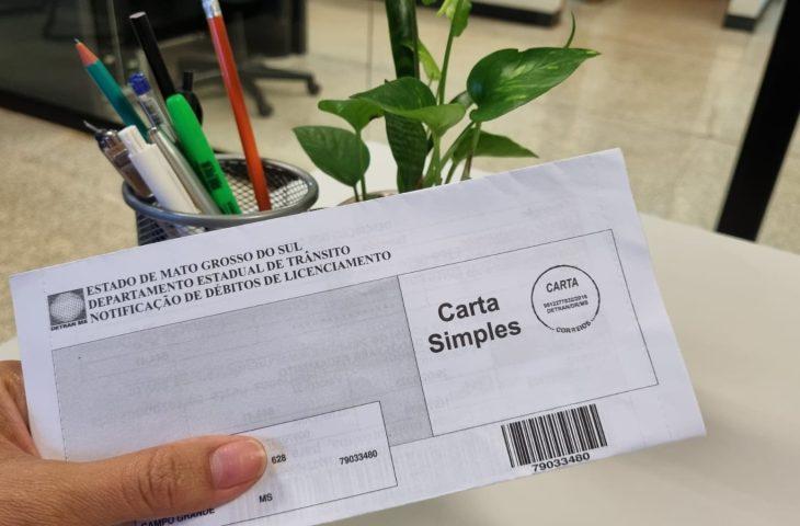 Recebeu cartinha do Detran? Prazo para pagar licenciamento em atraso termina no dia 29.