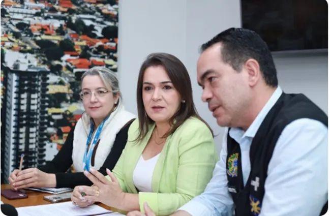 Sandro volta para Câmara e ex-diretora do Regional assume a Secretaria de Saúde. Sandro volta para Câmara e ex-diretora do Regional assume a Secretaria de Saúde.