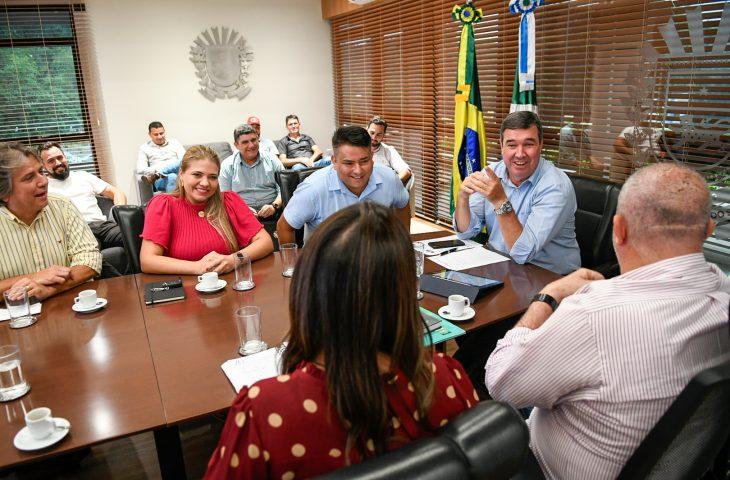 Santa Rita do Pardo terá R$ 12 milhões do Governo de MS para iluminação, recapeamento e assistência social. Santa Rita do Pardo terá R$ 12 milhões do Governo de MS para iluminação, recapeamento e assistência social.