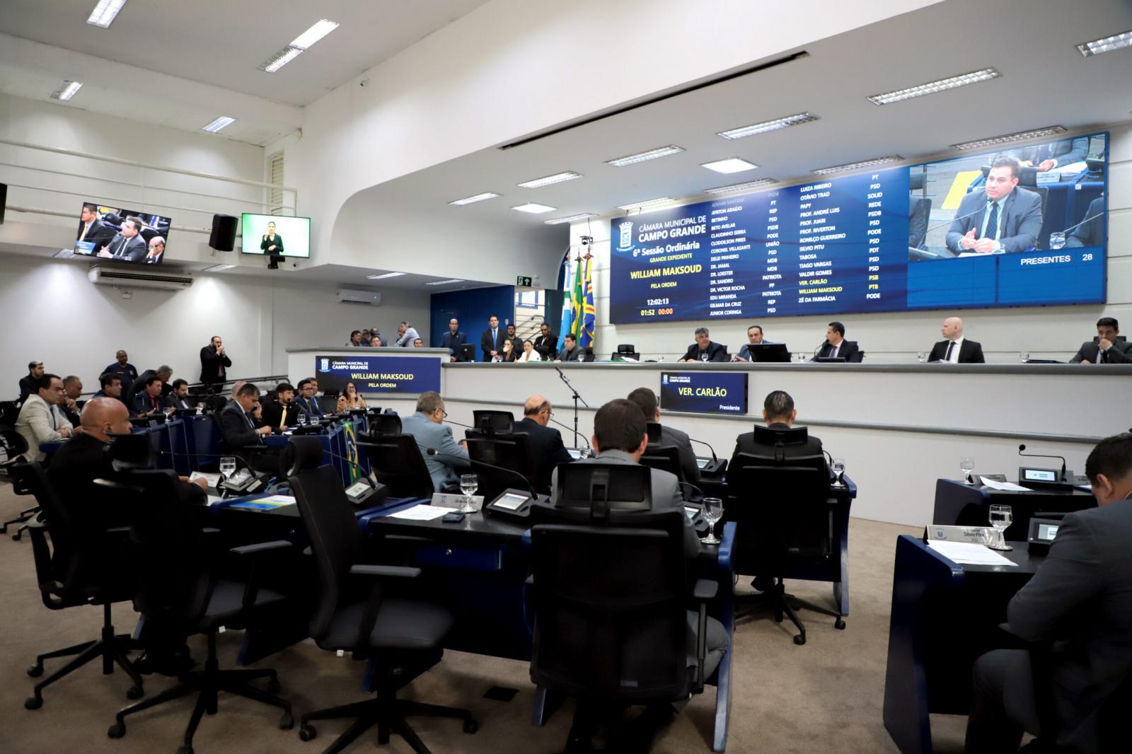 Vereadores mantêm um veto parcial e aprovam três projetos na sessão desta terça-feira.