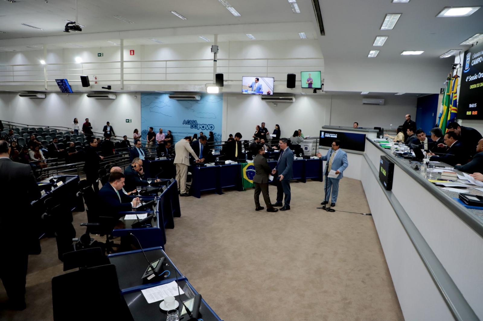 Vereadores votam um Veto e três Projetos na sessão ordinária desta quinta-feira.