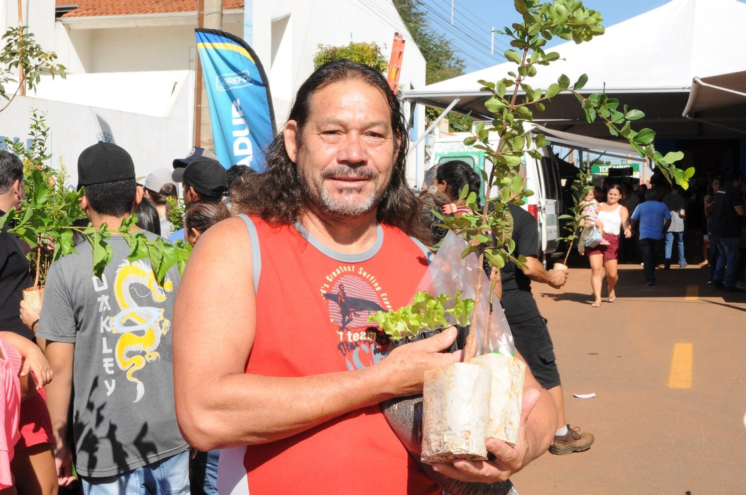 Mutirão em parceria com ‘Todos em Ação’ atende milhares de pessoas com mais de 300 serviços gratuitos.