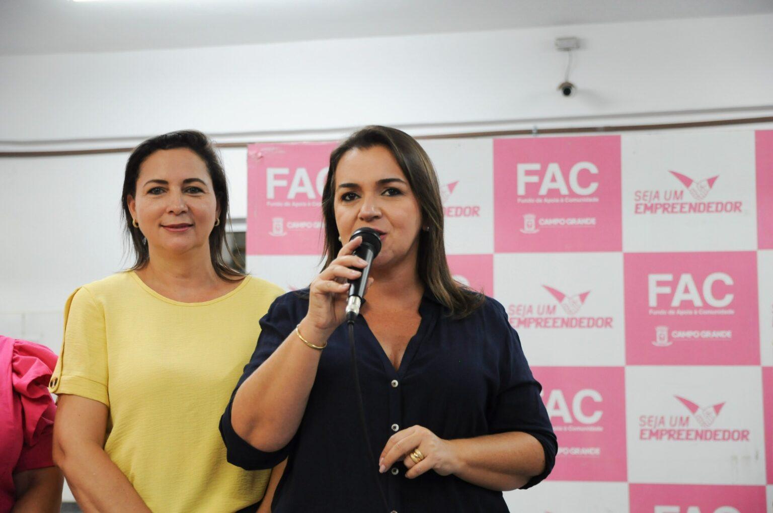 FAC promove 1ª aula do curso de ovos de Páscoa de colher e capacita 120 mulheres da Vila Popular e Jardim Moema .