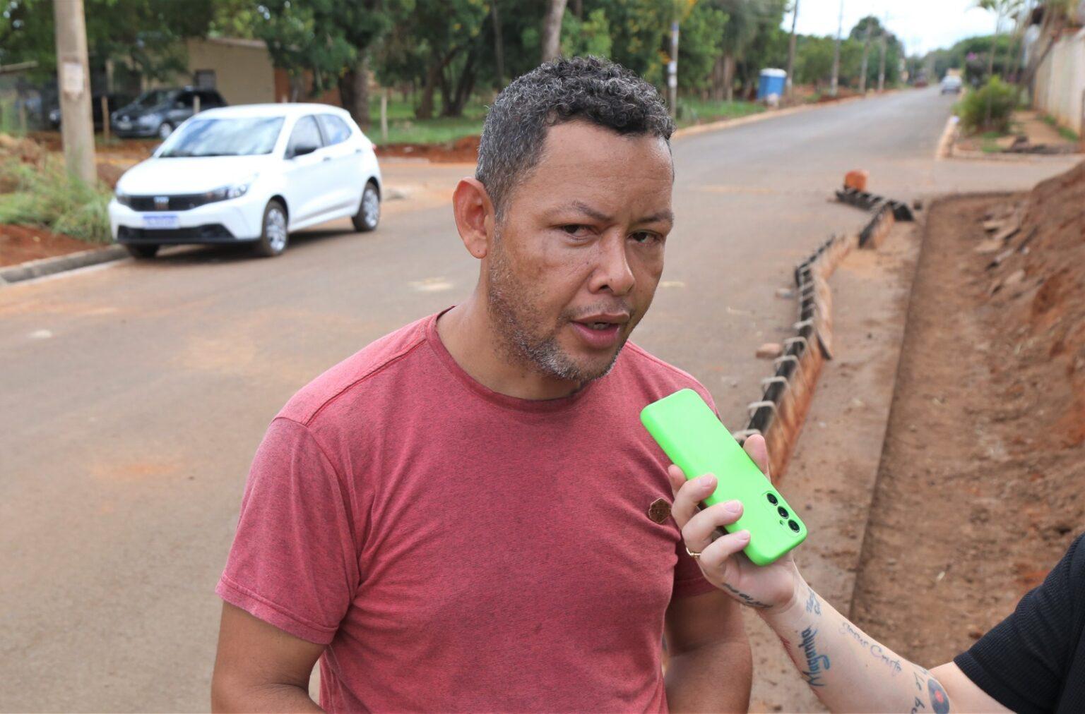 Com 16 vias já pavimentadas e drenagem, moradores do Oliveira já sentem os avanços dos investimentos na região.