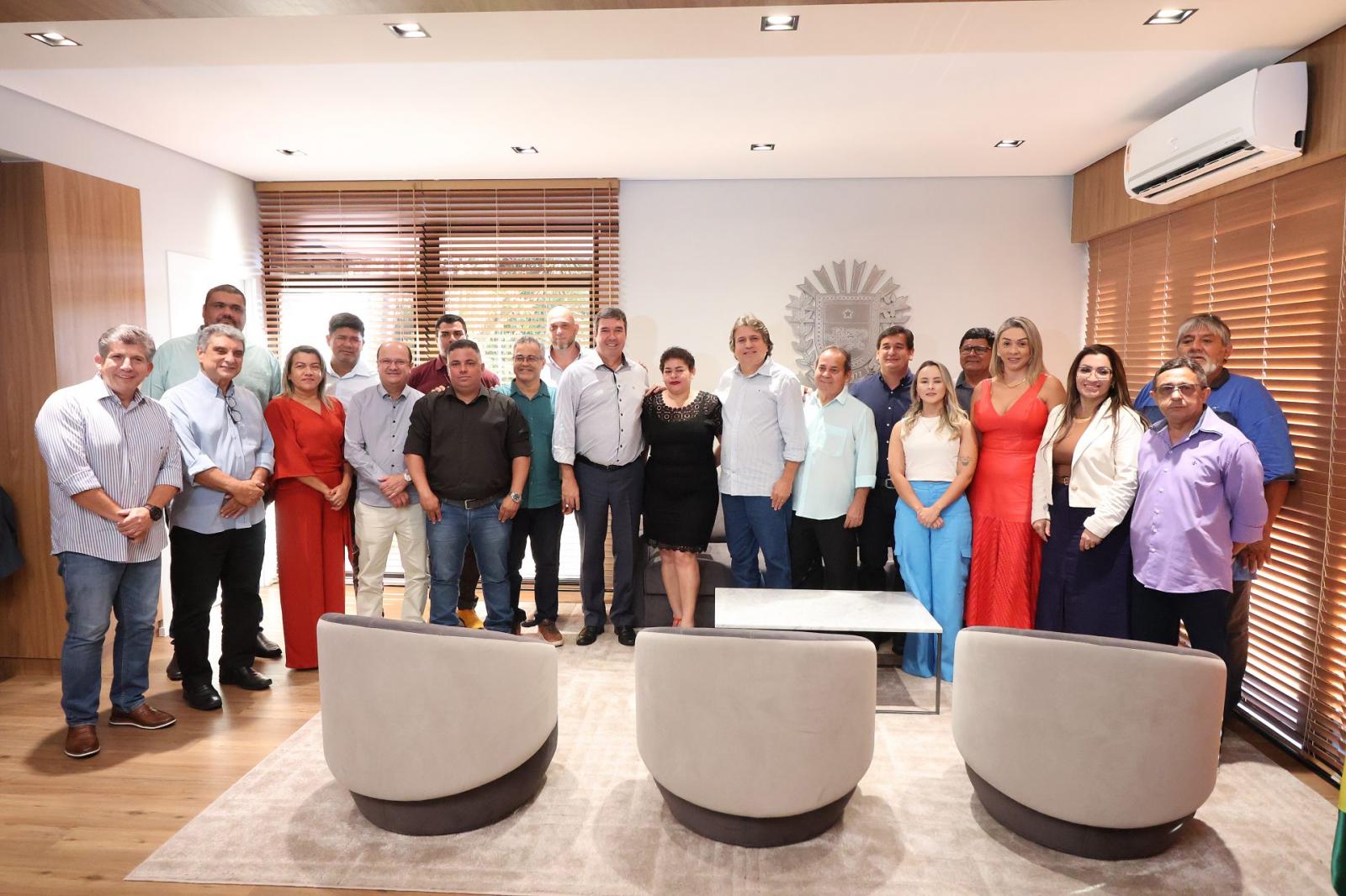 Municipalismo: Governo do Estado atende os anseios da população ladarense. Municipalismo: Governo do Estado atende os anseios da população ladarense.