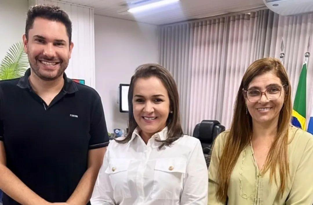 Adriane realiza nova troca no secretariado da Prefeitura de Campo Grande Adriane realiza nova troca no secretariado da Prefeitura de Campo Grande