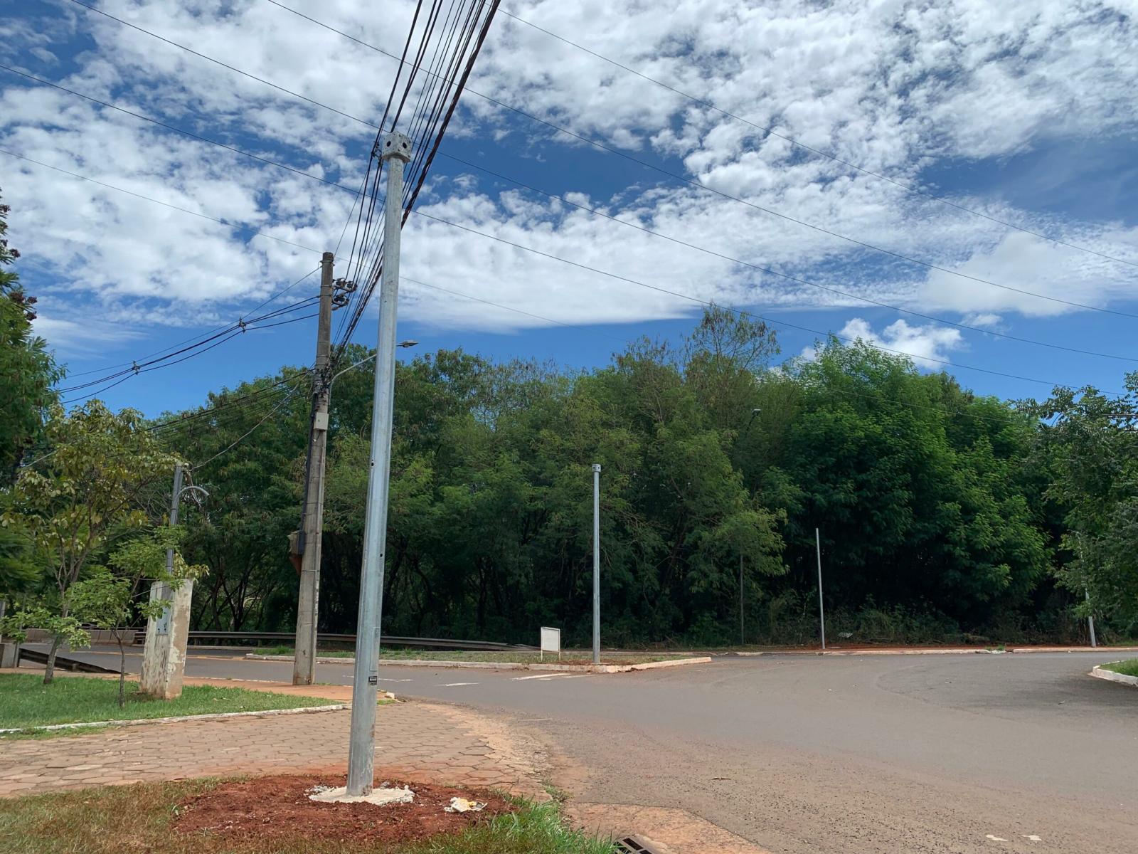 Após solicitação de Ronilço Guerreiro, prefeitura inicia reordenamento do trânsito na rotatória da Heráclito de Figueiredo com a Rua Canaã.