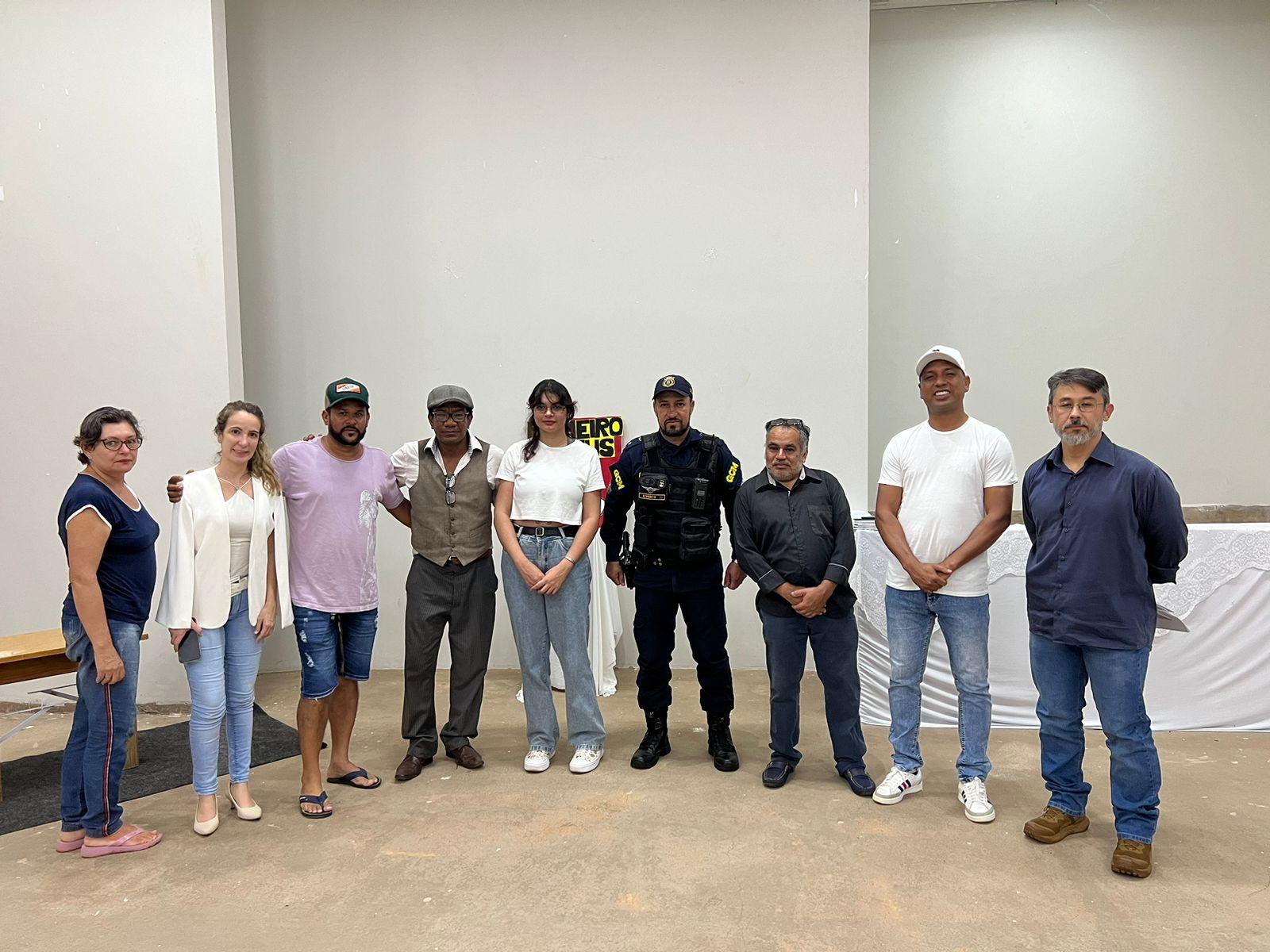 Assembleia dos Moradores do Portal da Lagoa reúne autoridades e comunidade para discutir segurança, com presença do Vereador Junior Coringa.