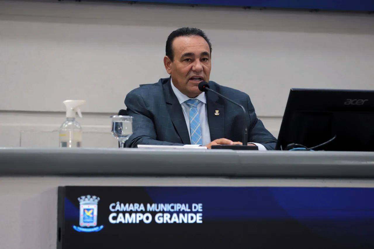 Carlão desiste de pré-candidatura a prefeito e estuda convite para ser vice de mais de um candidato. Carlão desiste de pré-candidatura a prefeito e estuda convite para ser vice de mais de um candidato.
