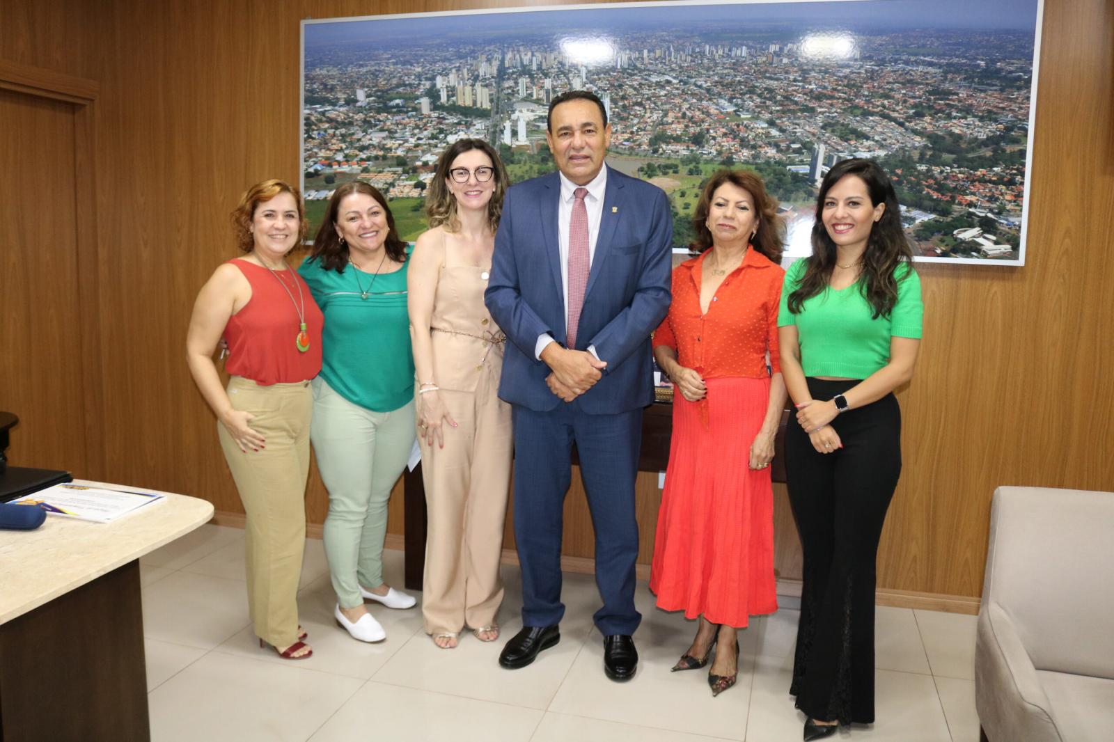 Carlão recebe integrantes do Fórum pela Paridade Política das Mulheres e se compromete a apoiar “Congresso sobre Igualdade, Paridade e Democracia”