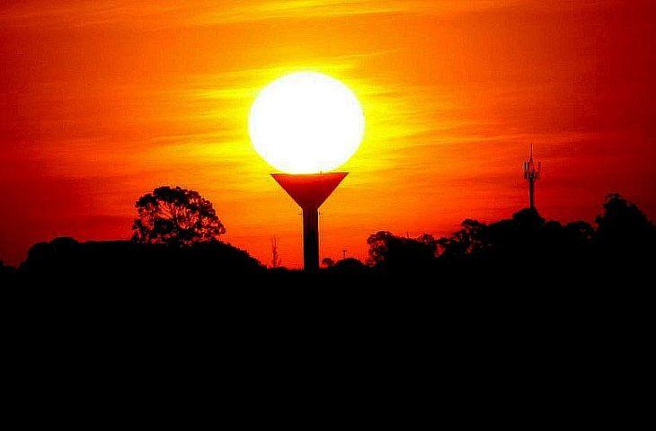 Com aquecimento acentuado durante o dia, calor e tempo seco permanecem nesta terça. Com aquecimento acentuado durante o dia, calor e tempo seco permanecem nesta terça.
