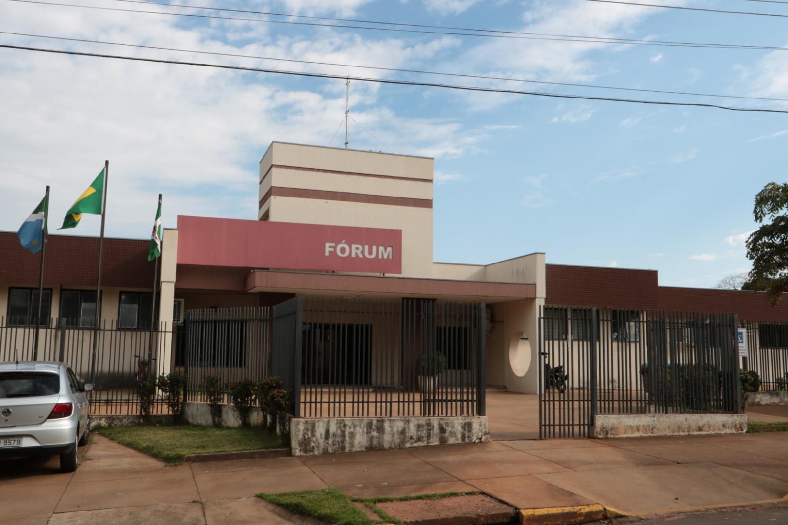 Comarca de Naviraí seleciona estagiários de Direito. Comarca de Naviraí seleciona estagiários de Direito.