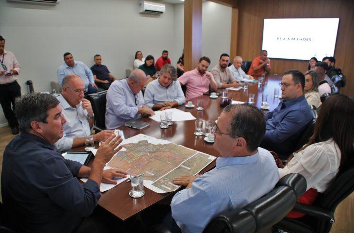 Desenvolvimento: Ribas do Rio Pardo ganha recursos estaduais para mais casas e obras viárias . Desenvolvimento: Ribas do Rio Pardo ganha recursos estaduais para mais casas e obras viárias .