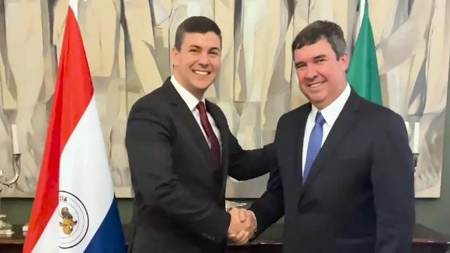 O Governador Eduardo  Riedel inicia a semana com viagem ao Paraguai para tratar da Rota Bioceânica. O Governador Eduardo  Riedel inicia a semana com viagem ao Paraguai para tratar da Rota Bioceânica.