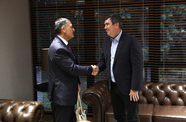 Governador recebe embaixador do Canadá para discutir integração e eventuais negociações comerciais. Governador recebe embaixador do Canadá para discutir integração e eventuais negociações comerciais.