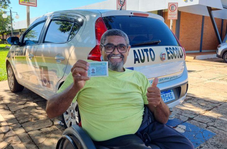Habilitado pelo CNH MS Social, José agora sonha com carro adaptado para ter liberdade completa.