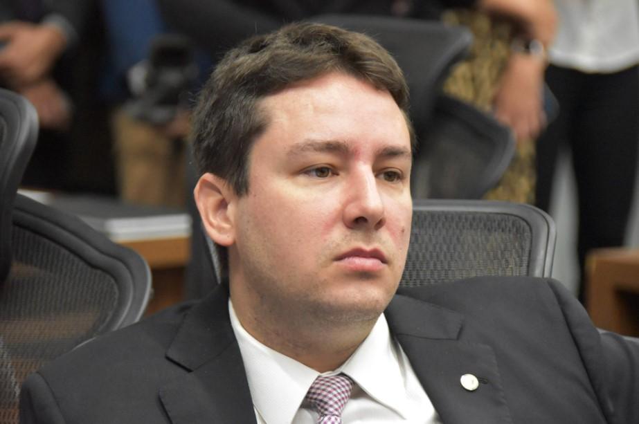 João Henrique mantém candidatura e quer enfrentar  Tavares na convenção do PL. João Henrique mantém candidatura e quer enfrentar  Tavares na convenção do PL.