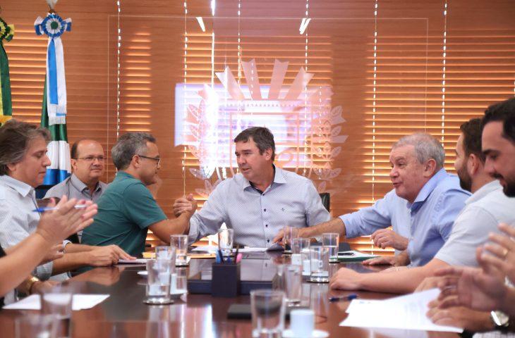 Municipalismo: Governo do Estado atende os anseios da população ladarense. Municipalismo: Governo do Estado atende os anseios da população ladarense.