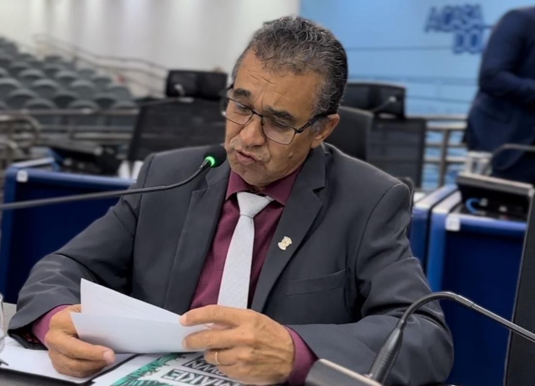 Vereador Ayrton Araújo anuncia verba federal, mas reclama à falta de uma boa gestão em Campo Grande.