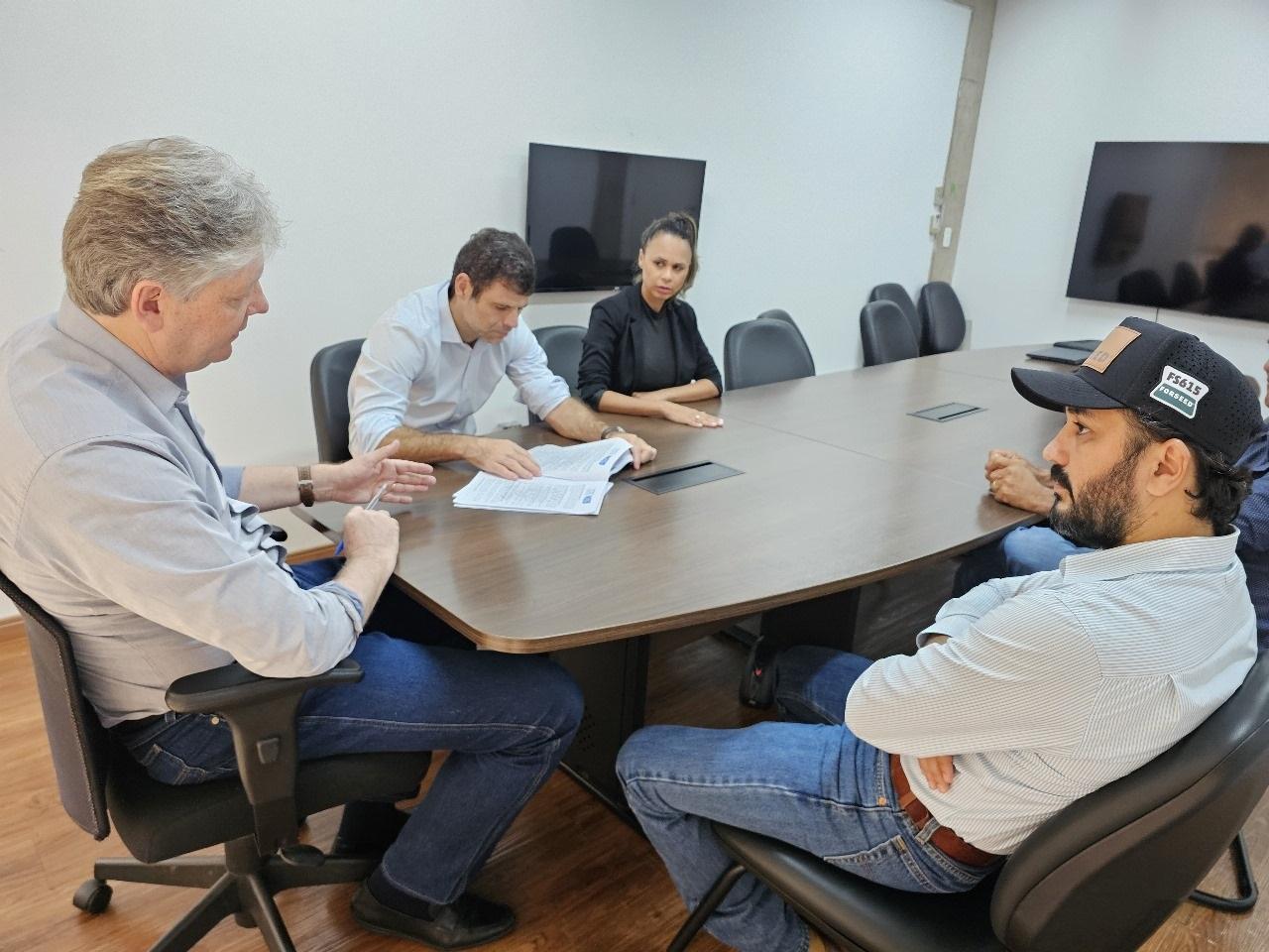 Pró-Desenvolve: Semadesc firma convênio de apoio aos pequenos negócios em Tacuru. Pró-Desenvolve: Semadesc firma convênio de apoio aos pequenos negócios em Tacuru.
