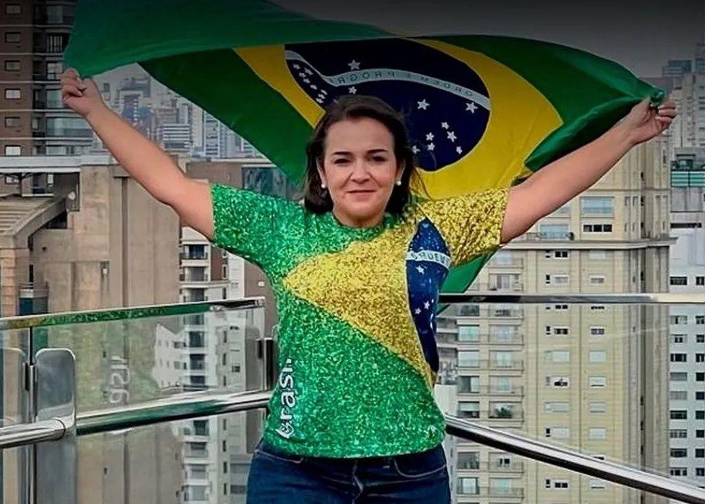 De olho no apoio de Bolsonaro, Adriane ainda não confirmou presença na agenda com Lula. De olho no apoio de Bolsonaro, Adriane ainda não confirmou presença na agenda com Lula.