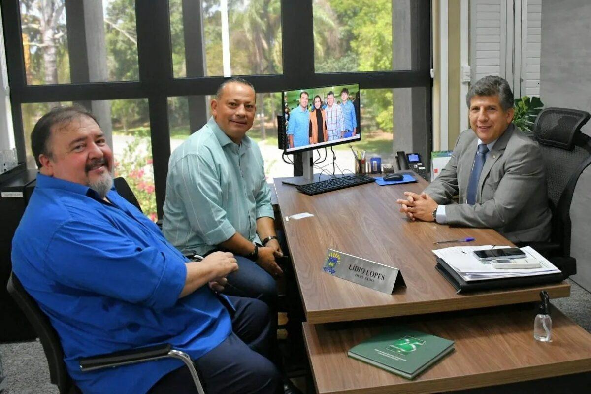 Fechado com Adriane e sem candidatura de Harfouche, Avante filia vereador e secretário. Fechado com Adriane e sem candidatura de Harfouche, Avante filia vereador e secretário.