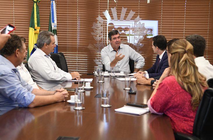 Governo de MS recebe projeto para melhoraria da produção leiteira no Estado. Governo de MS recebe projeto para melhoraria da produção leiteira no Estado.