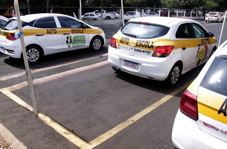 Prazos prorrogados pelo Contran acumularam mais de 68 mil processos de CNH que devem ser concluídos até dezembro. Prazos prorrogados pelo Contran acumularam mais de 68 mil processos de CNH que devem ser concluídos até dezembro.