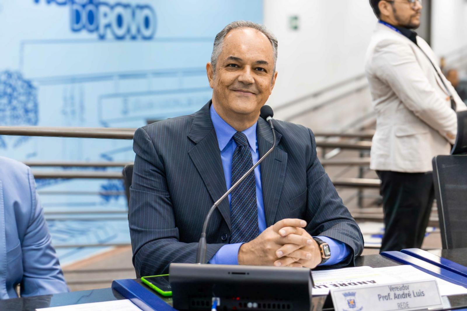 Projeto de lei do vereador André Luis, que garante bem-estar animal, será votado nesta terça-feira.