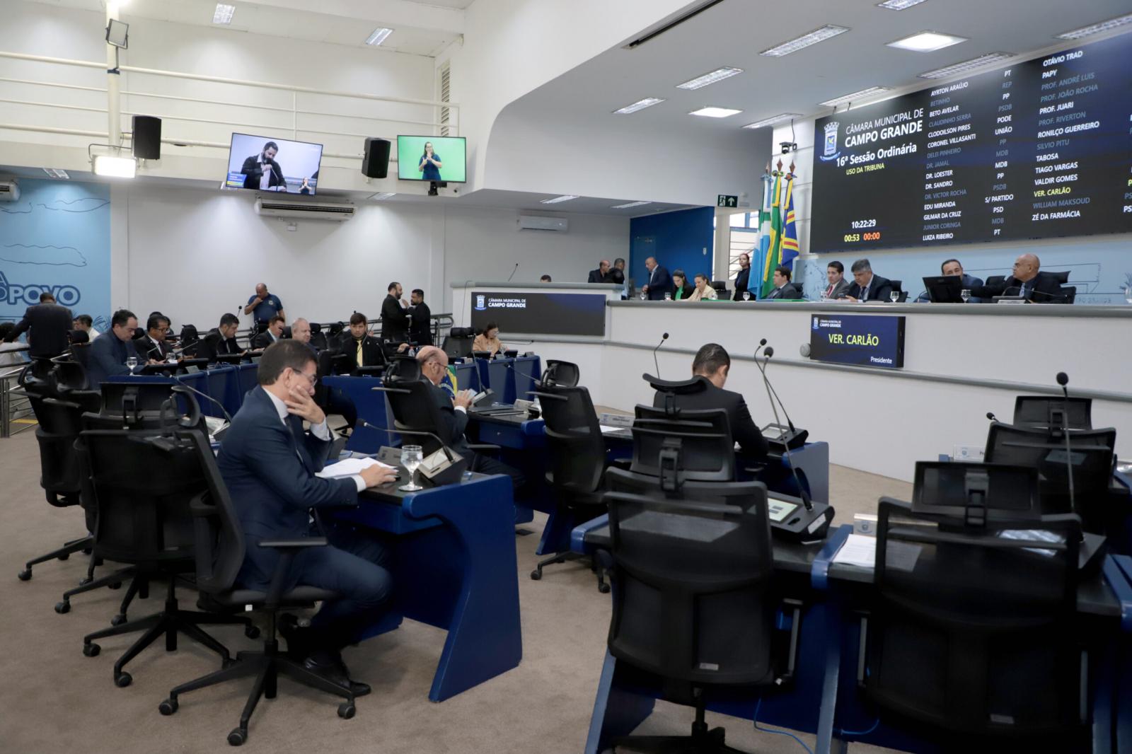 Sete projetos estão pautados para a sessão desta terça-feira.