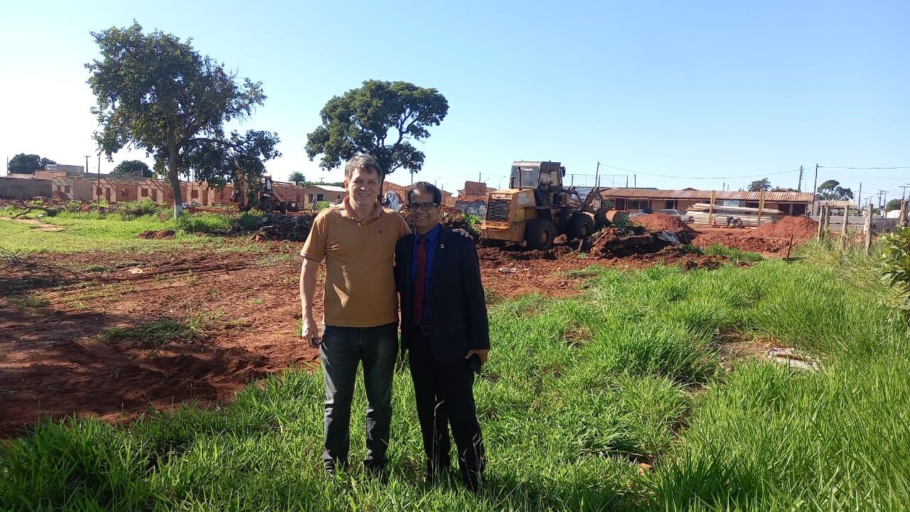 Vereador Edu Miranda expressa seu apoio e coloca-se à disposição de Sandro Omar para colaborar na revitalização da associação de moradores no bairro Tarsila do Amaral.