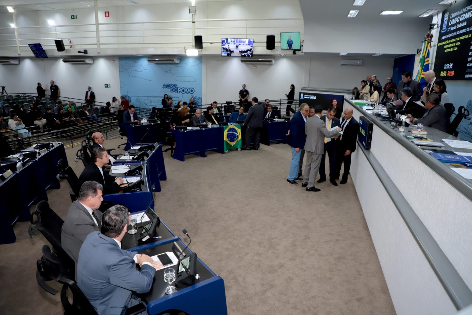 Vereadores analisam quatro projetos na sessão desta quinta-feira.