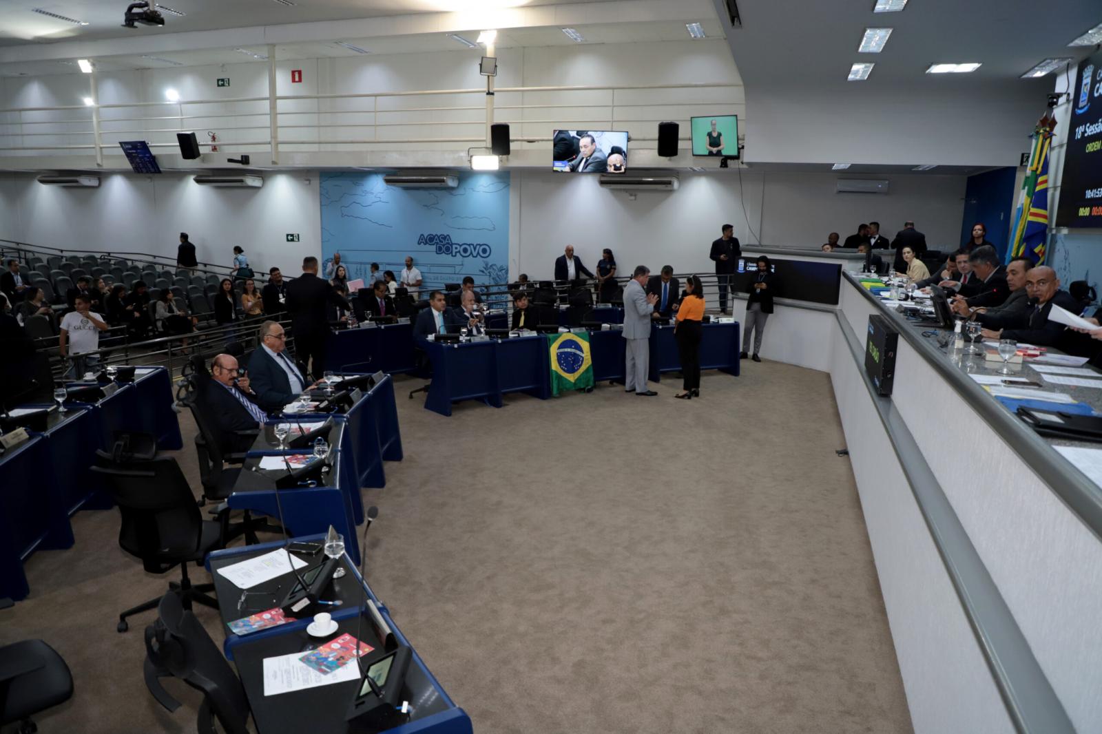 Vereadores votam cinco Projetos na sessão desta terça-feira.