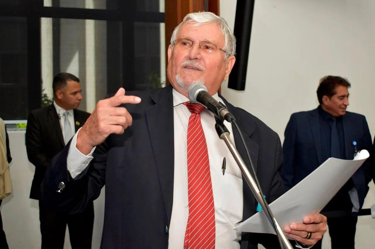 Zeca desiste de moção, mas ameaça cobrar transparência de recursos federais destinados ao Sistema S. Zeca desiste de moção, mas ameaça cobrar transparência de recursos federais destinados ao Sistema S.