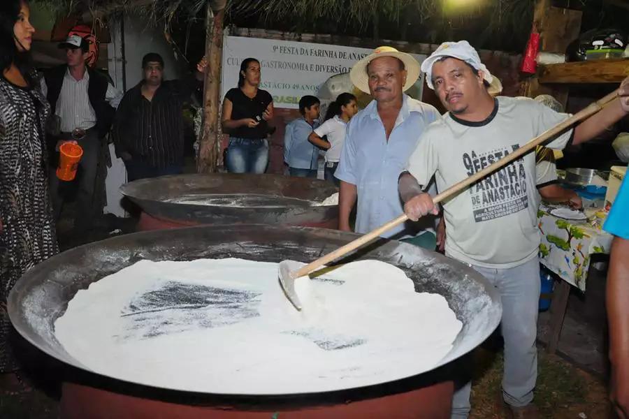 Agendão: Festa da Linguiça e da Farinha, Fenasul, concerto Candlelight, teatro pelo interior e circo agitam o fim de semana. Agendão: Festa da Linguiça e da Farinha, Fenasul, concerto Candlelight, teatro pelo interior e circo agitam o fim de semana.