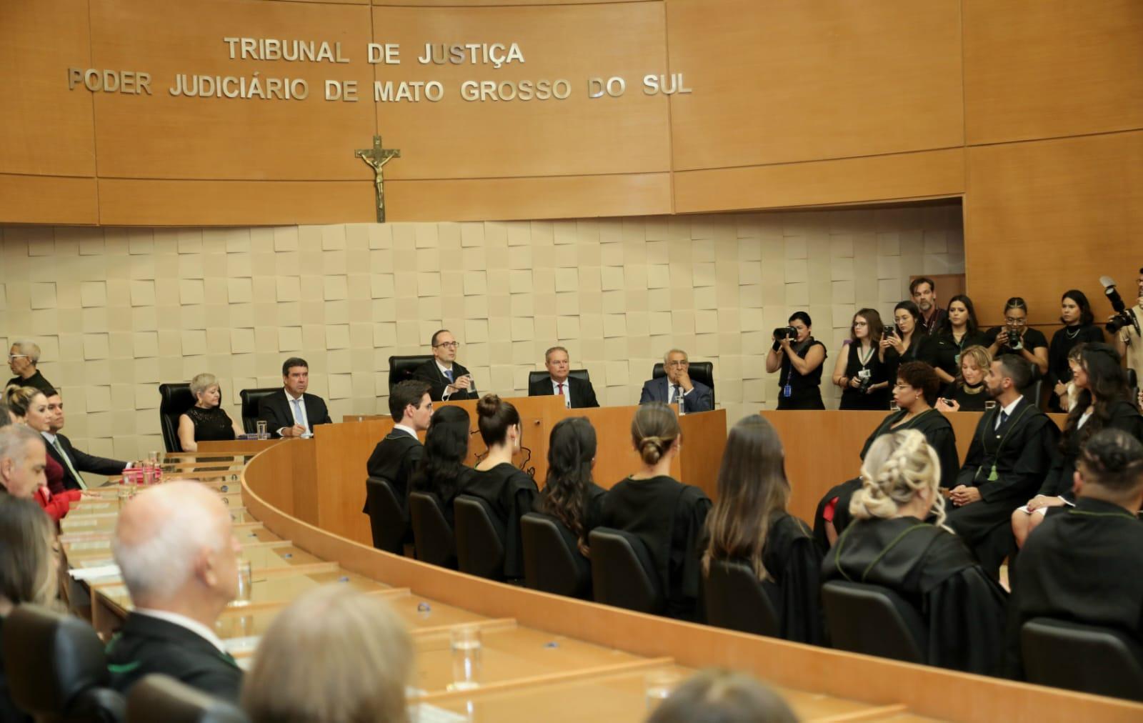 Em posse de novos defensores públicos, governador destaca desafio da inclusão. Em posse de novos defensores públicos, governador destaca desafio da inclusão.