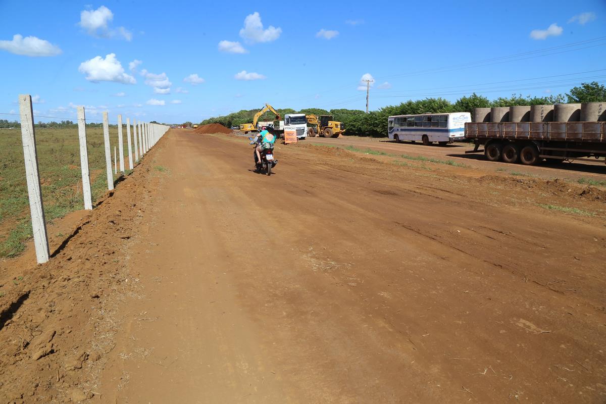 Emblemática, obra de pavimentação que liga o Bairro Serradinho ao Núcleo Industrial já muda região Imbirussu em Campo Grande.