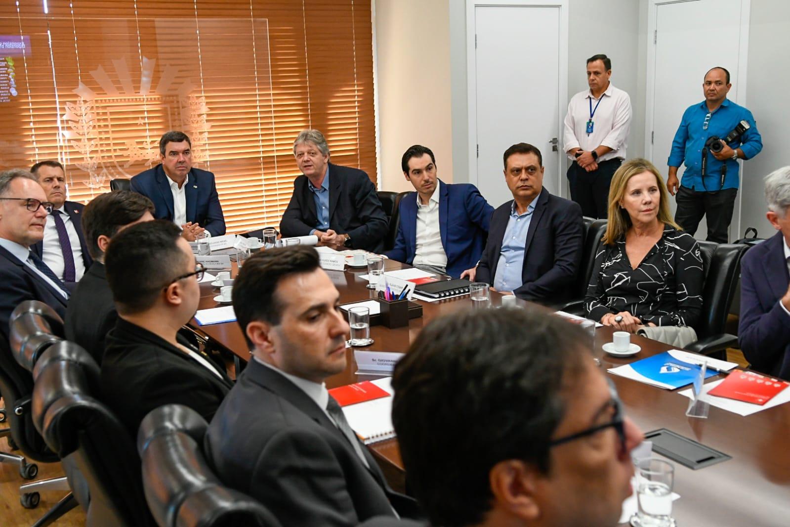 MS apresenta potencialidades para empresários e representantes da Suíça. MS apresenta potencialidades para empresários e representantes da Suíça.